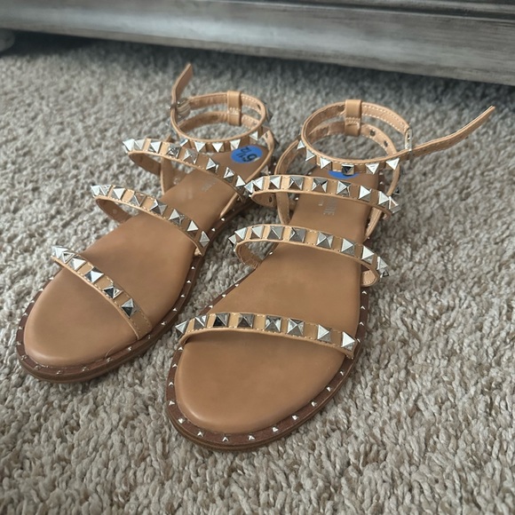 Sandals - Picture 3 of 6